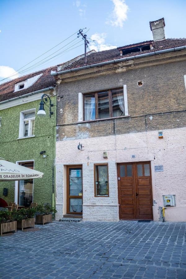 Central Garden Apartments Braşov Exteriör bild